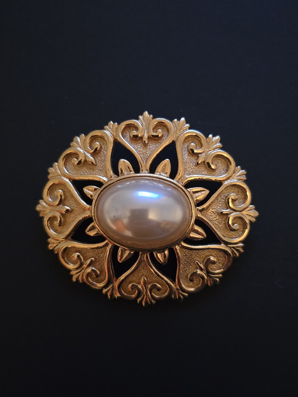Vintage Lady Remington Gold-tone Filigree Faux Pearl Brooch